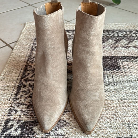 Marc Fisher MLOshay Pointed Toe Bootie - Picture 4 of 7